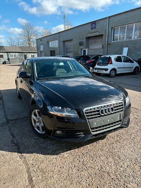 Gebraucht Audi A4 Attraction 160 PS (117 kW) 2008 Schwarz Limousine