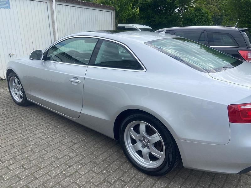 Silber Gebraucht 2008 Audi A5 Coupé | 6.900 € - Bild 1/4