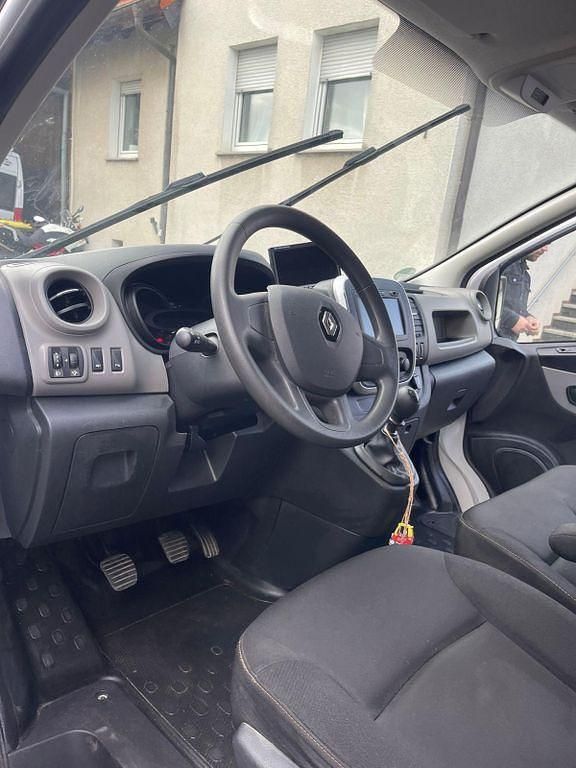 Gebraucht Renault Trafic 95 PS (69 kW) 2019 Weiß Van / Kleinbus