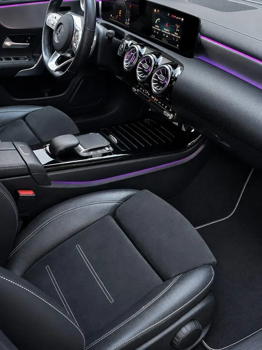 Gebraucht Mercedes A250 Advanced 218 PS (160 kW) 2021 Weiß Limousine