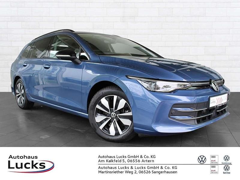 Gebraucht VW Golf VIII Goal 150 PS (110 kW) 2024 Anemonenblau Kombi