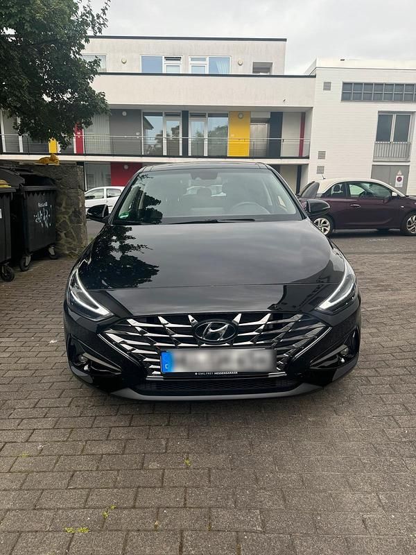 Schwarz Gebraucht 2022 Hyundai i30 Prime Limousine | 19.000 € (Superpreis) - Bild 1/1