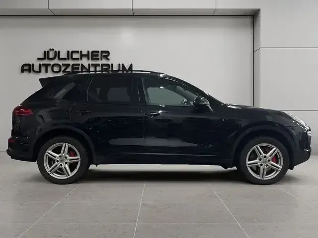 Gebraucht Porsche Cayenne 300 PS (220 kW) 2017 Schwarz SUV