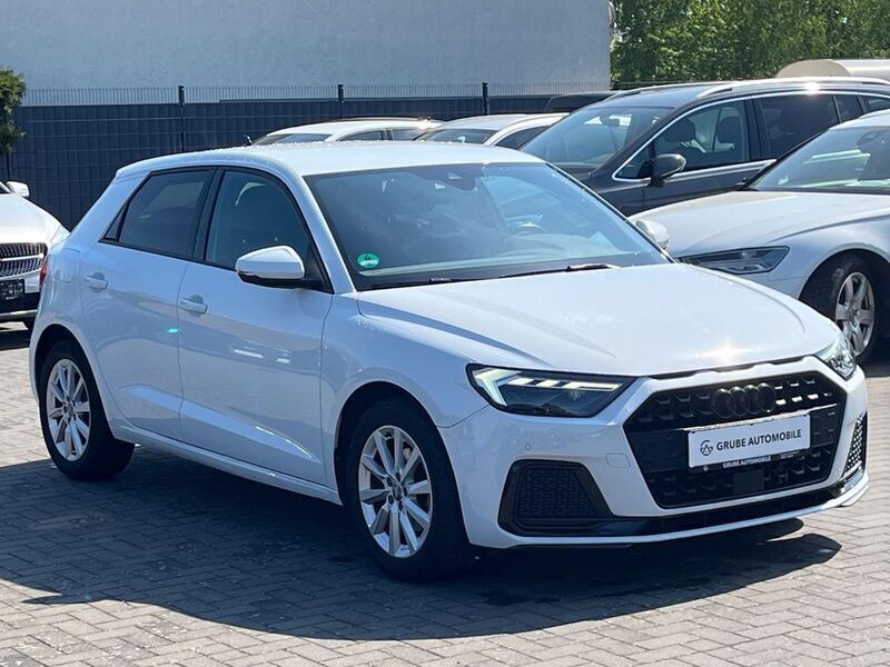 Weiß Gebraucht 2021 Audi A1 Sportback Advanced Kleinwagen | 20.990 € (Guter Preis) - Bild 1/4