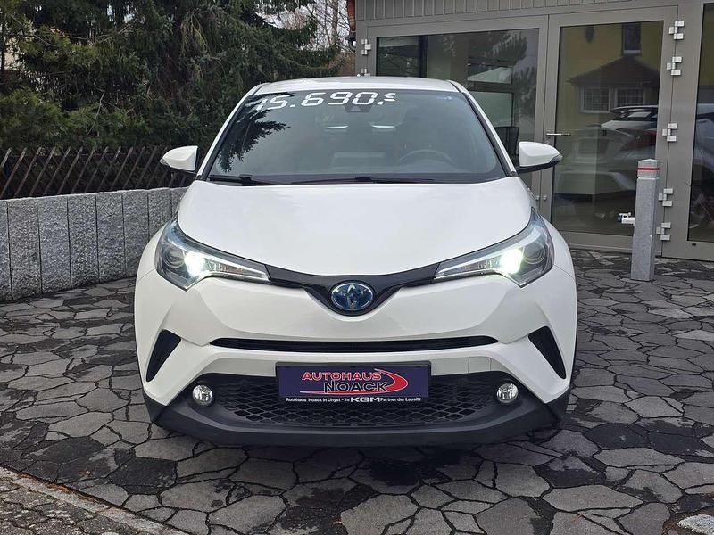 Gebraucht Toyota C-HR 98 PS (72 kW) 2017 Super white 2 SUV