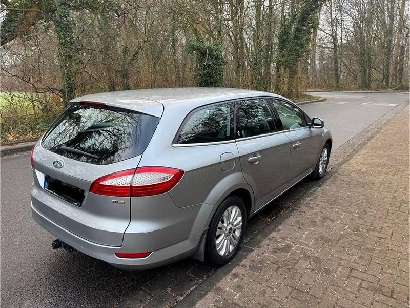 Gebraucht Ford Mondeo Ghia 131 PS (96 kW) 2007 Silber Limousine