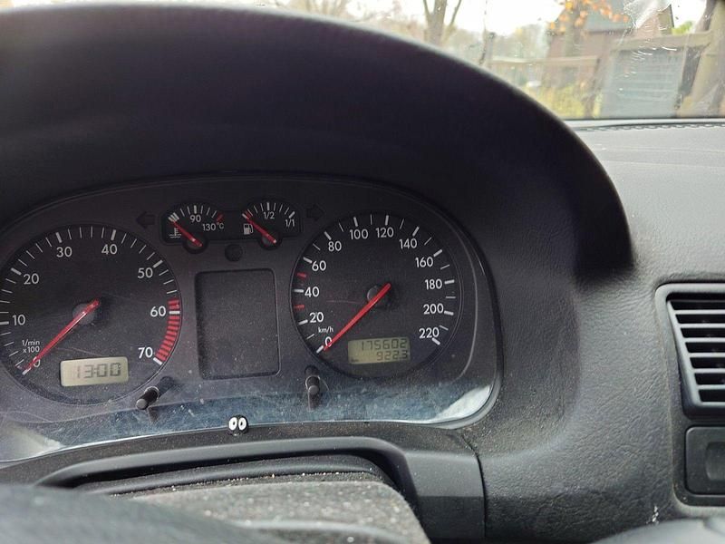 Gebraucht VW Golf IV Edition 75 PS (55 kW) 2001 Silber Limousine