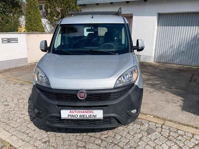 Gebraucht Fiat Doblò 101 PS (74 kW) 2017 Colore esterno (hellgrau) Van / Kleinbus