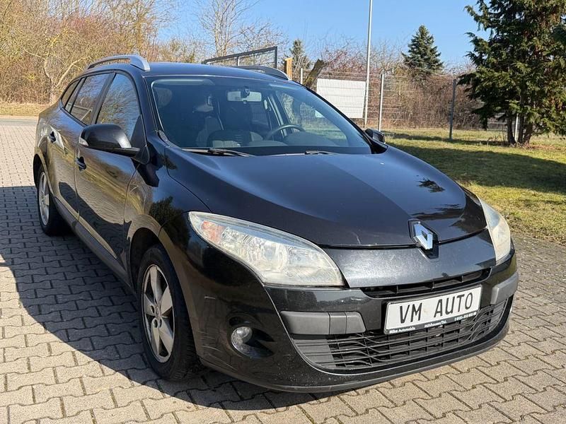 Gebraucht Renault Mégane III Dynamique 106 PS (77 kW) 2010 Schwarz Limousine