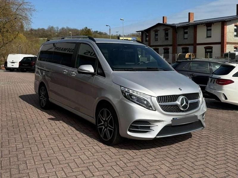 Brillantsilber metallic Gebraucht 2020 Mercedes V250 Exclusive Van / Kleinbus | 54.990 € (Guter Preis) - Bild 1/4