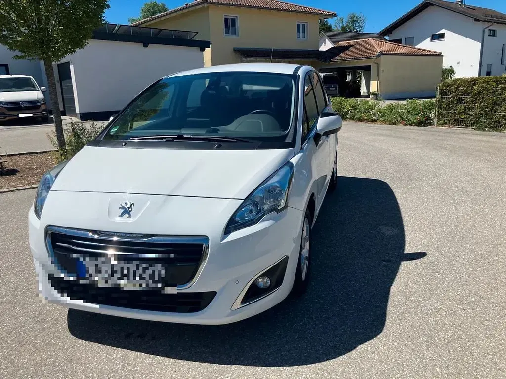 Gebraucht Peugeot 5008 Active 150 PS (110 kW) 2015 Weiß Van / Kleinbus