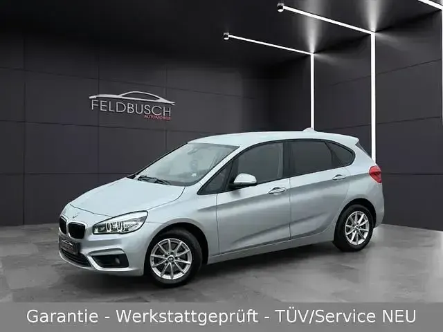 Gebraucht BMW 218 Active Tourer Basis 155 PS (114 kW) 2016 Silber Van / Kleinbus