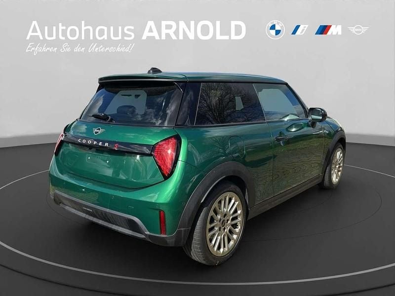 Gebraucht Mini Cooper S Coupé 204 PS (150 kW) 2024 British racing green Coupé