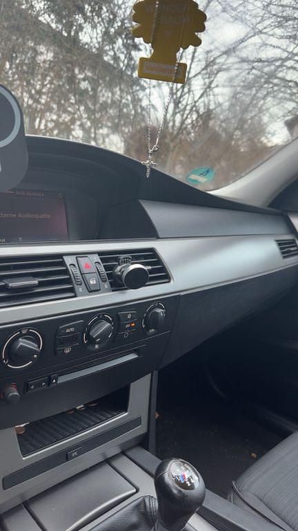 Gebraucht BMW 523 177 PS (130 kW) 2006 Schwarz Limousine