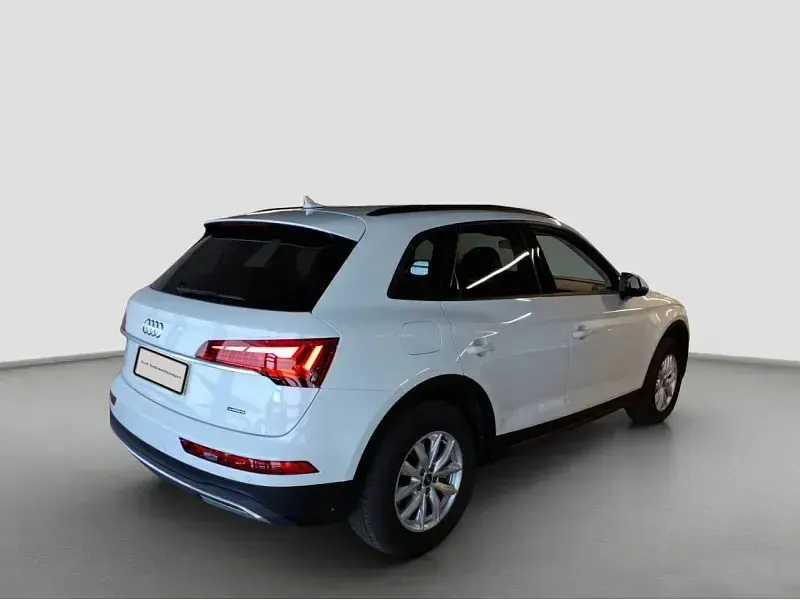 Używany Audi Q5 Basis 299 KM (219 kW) 2025 Biały SUV