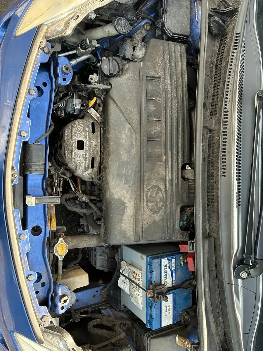 Gebraucht Toyota Verso-S 99 PS (72 kW) 2011 Blau Van / Kleinbus