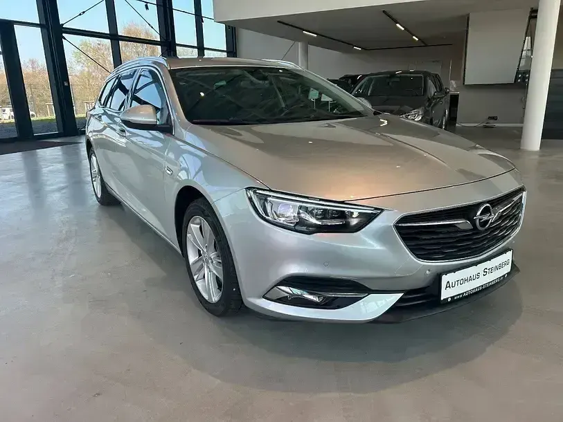 Używany Opel Insignia 136 KM (100 kW) 2018 Srebrny Kombi