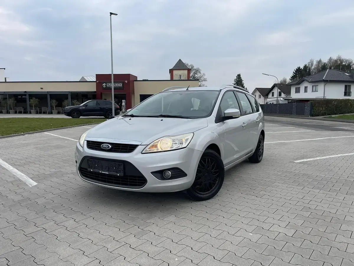 Gebraucht Ford Focus 101 PS (74 kW) 2010 Kombi