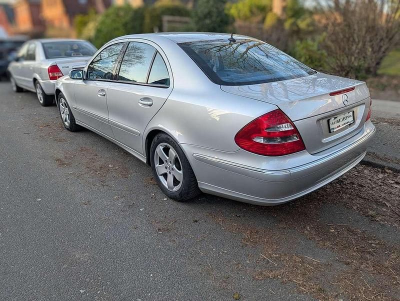 Gebraucht Mercedes E200 Avantgarde 163 PS (119 kW) 2004 Silber Limousine