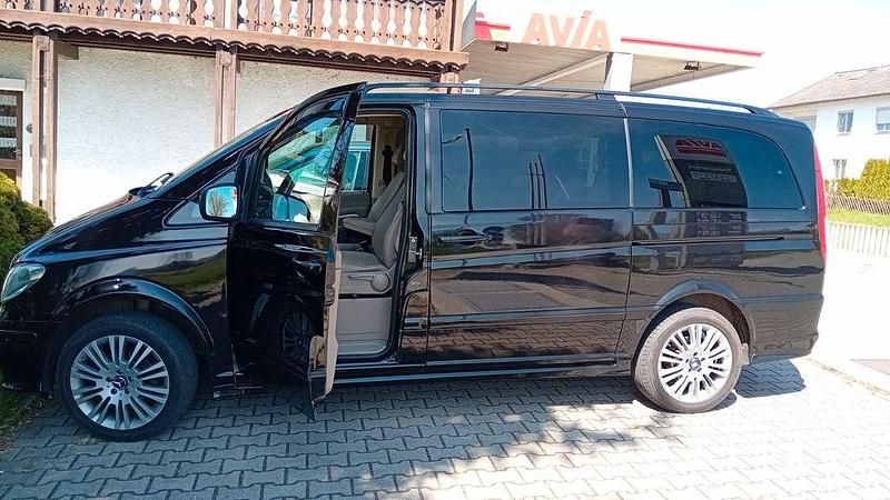 Schwarz Gebraucht 2009 Mercedes Viano Van / Kleinbus | 12.500 € (Superpreis) - Bild 1/4