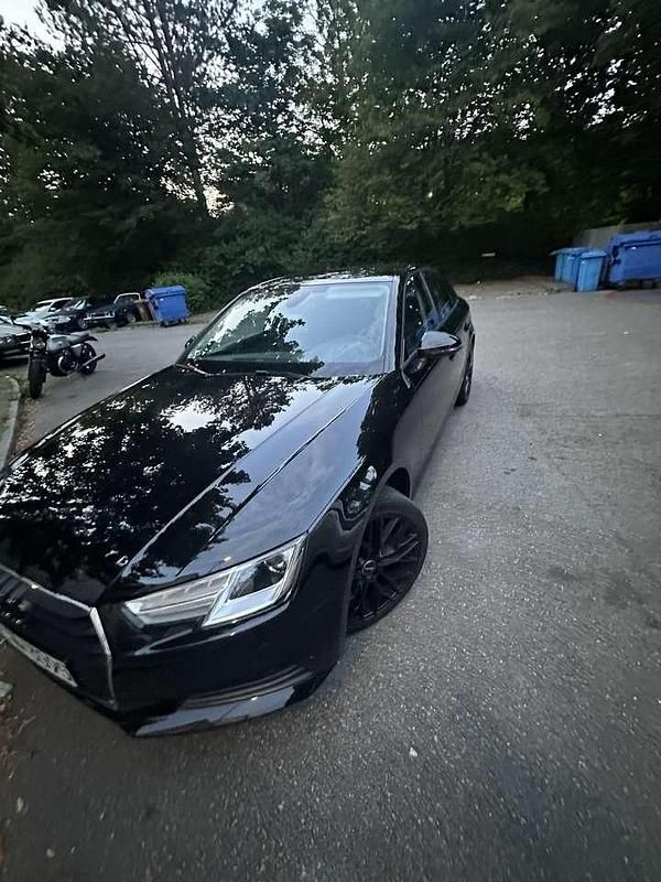 Gebraucht 2018 Audi A4 Design Limousine | 15.500 € (Fairer Preis) - Bild 1/4