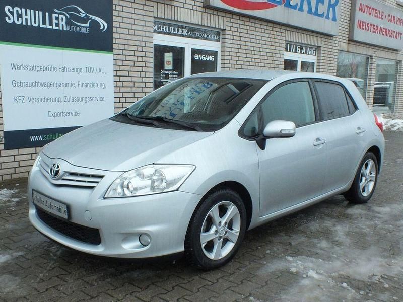Gebraucht Toyota Auris Edition 99 PS (72 kW) 2012 Silber Limousine