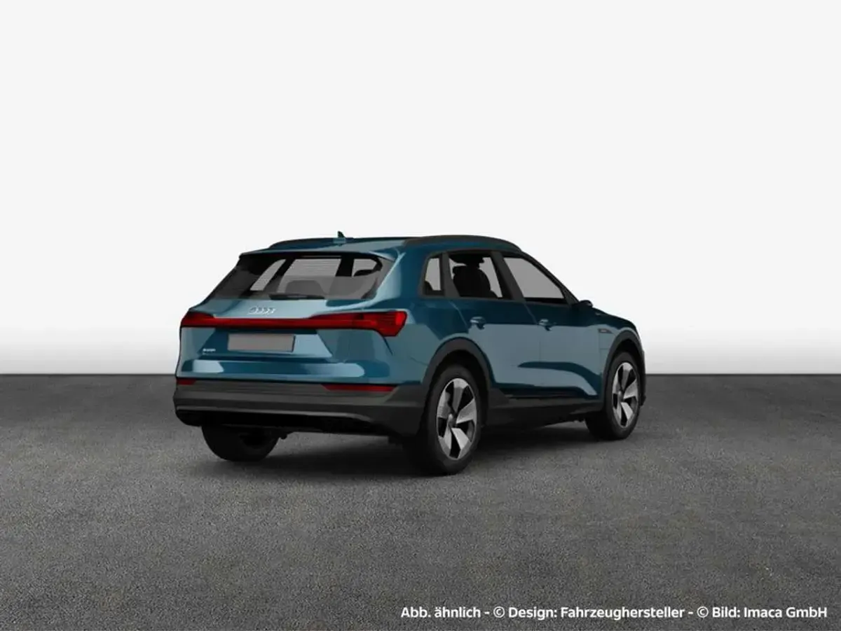 Second-hand Audi e-tron Sportback Advanced 300 kW (408 CP) 2023 Albastru SUV
