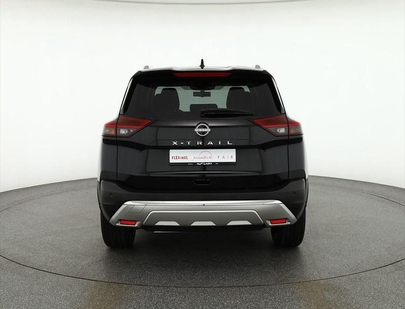 Neu Nissan X-Trail Tekna 163 PS (119 kW) 2025 Schwarz SUV