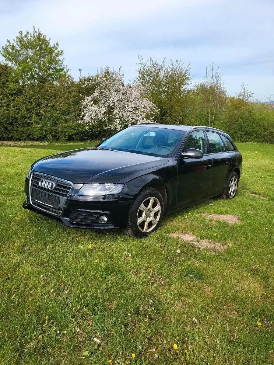 Second-hand Audi A4 140 CP (102 kW) 2011 Negru Break