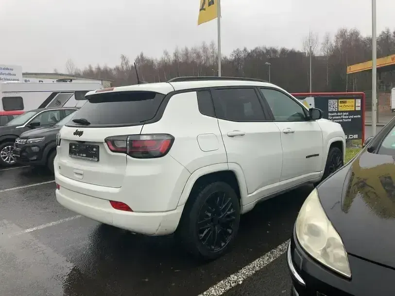 Gebraucht Jeep Compass 131 PS (96 kW) 2023 Weiß SUV