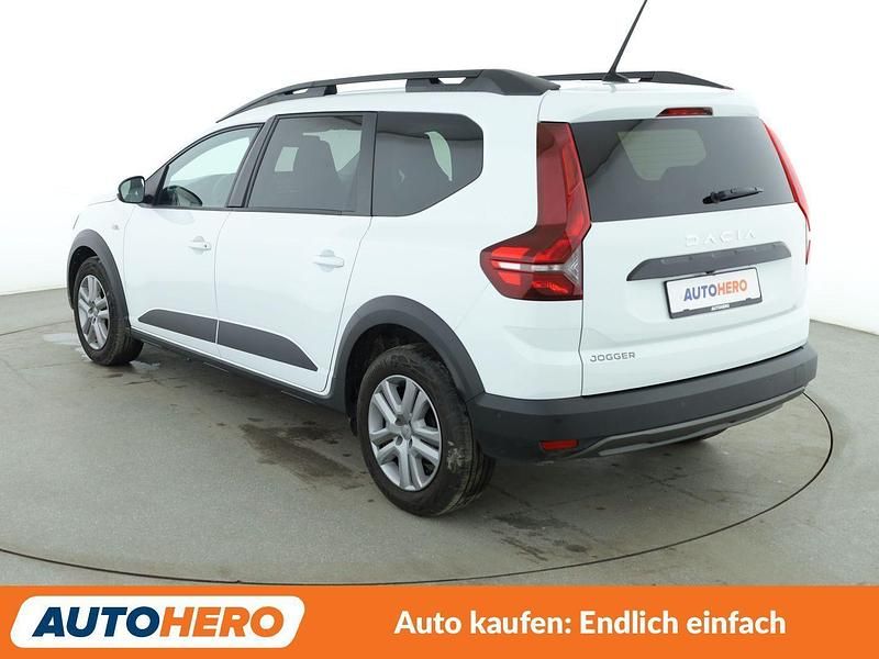 Gebraucht Dacia Jogger Expression 110 PS (80 kW) 2023 Weiß Van / Kleinbus