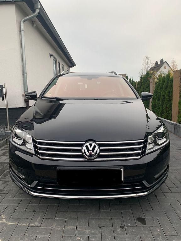 Schwarz Gebraucht 2012 VW Passat Kombi | 5.700 € (Superpreis) - Bild 1/4