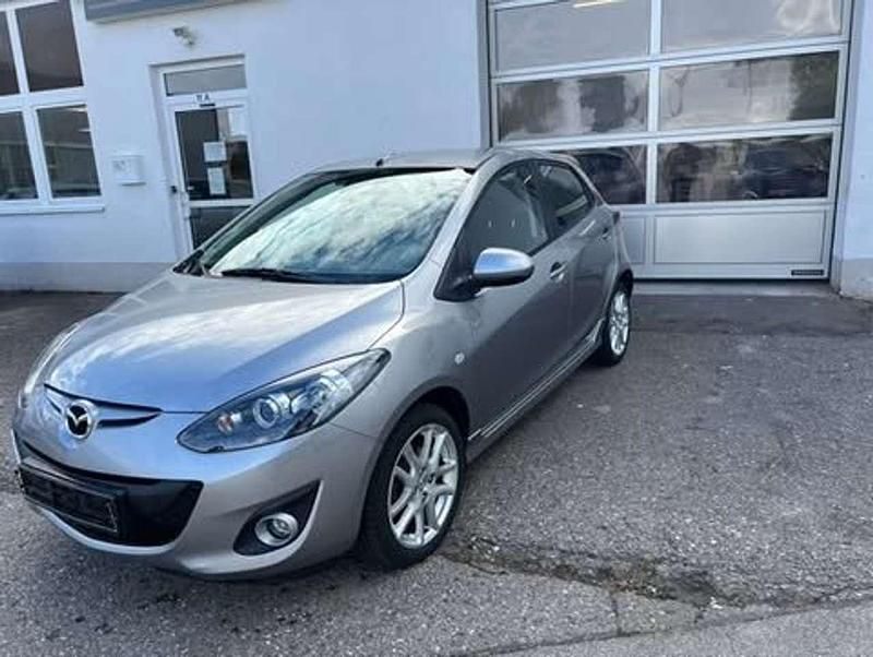 Plutossilber metallic Gebraucht 2010 Mazda 2 Inclusive Kleinwagen | 3.680 € (Fairer Preis) - Bild 1/4