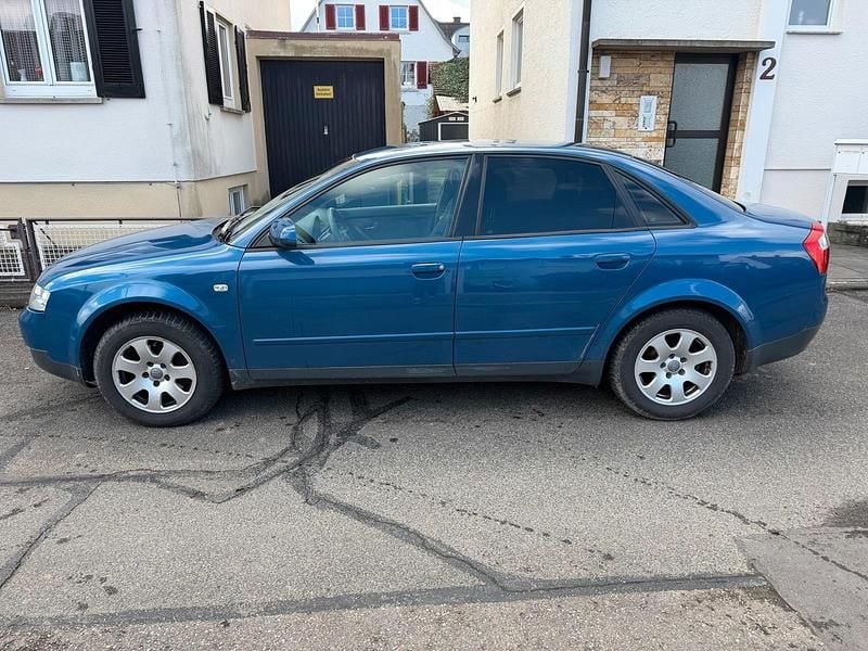 Gebraucht Audi A4 131 PS (96 kW) 2001 Blau Limousine
