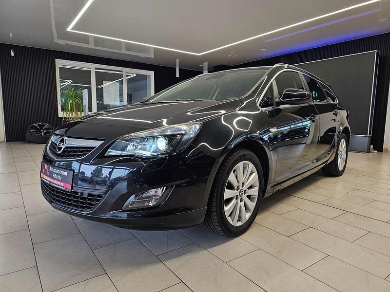 Gebraucht Opel Astra Innovation 165 PS (121 kW) 2012 Schwarz Kombi