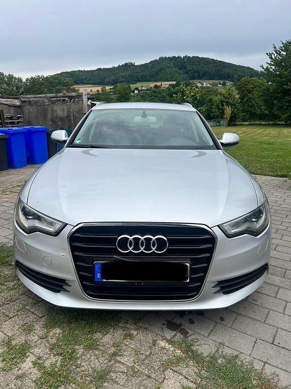 Grau Gebraucht 2012 Audi A6 Kombi | 8.900 € (Guter Preis) - Bild 1/4