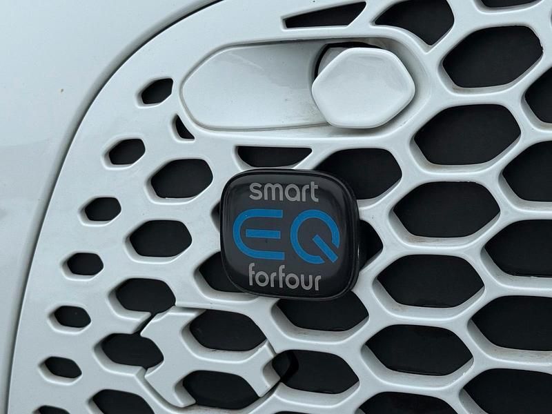 Gebraucht Smart ForFour Electric Drive 41 kW (56 PS) 2020 Weiß Kleinwagen