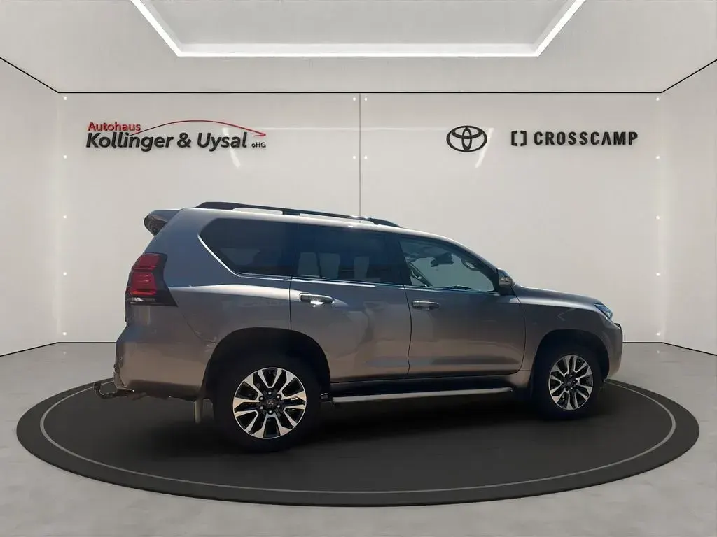 Gebraucht Toyota Land Cruiser Executive 204 PS (150 kW) 2023 Grau SUV