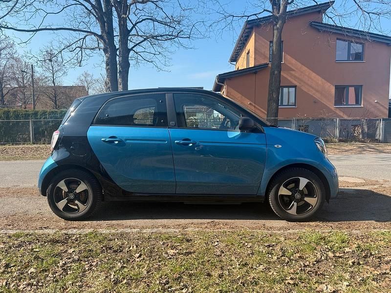 Gebraucht Smart ForFour Electric Drive 60 kW (82 PS) 2020 Blau Kleinwagen