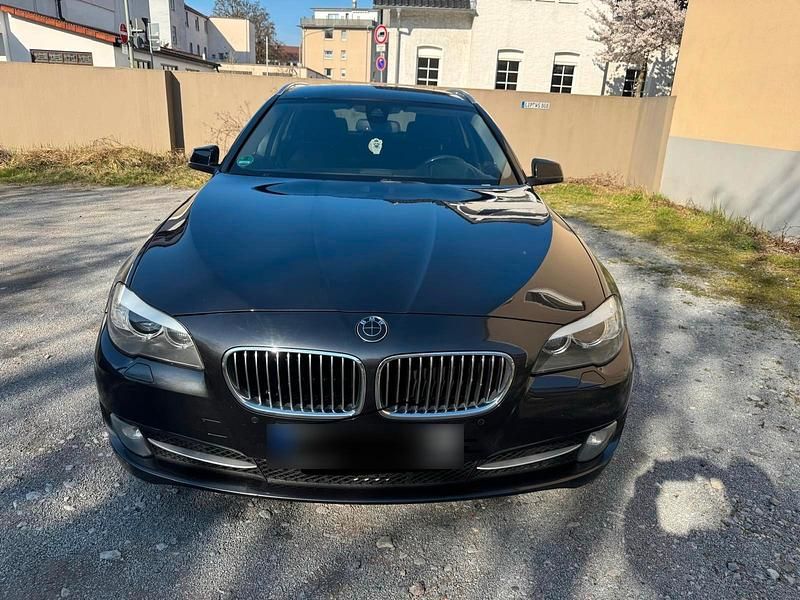 Gebraucht BMW 520 184 PS (135 kW) 2012 Grau Kombi