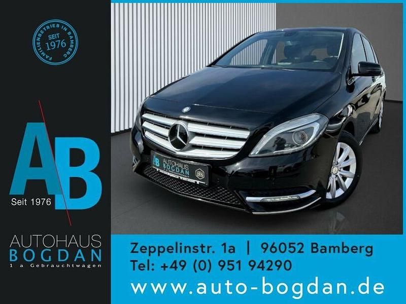 Gebraucht Mercedes B180 122 PS (89 kW) 2013 Schwarz Van / Kleinbus