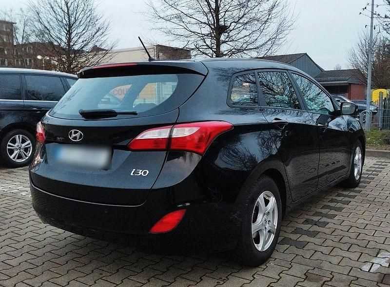 Gebraucht Hyundai i30 135 PS (99 kW) 2013 Schwarz Kombi