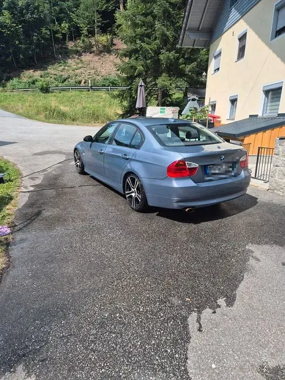 Gebraucht BMW 320 163 PS (119 kW) 2007 Silber Limousine