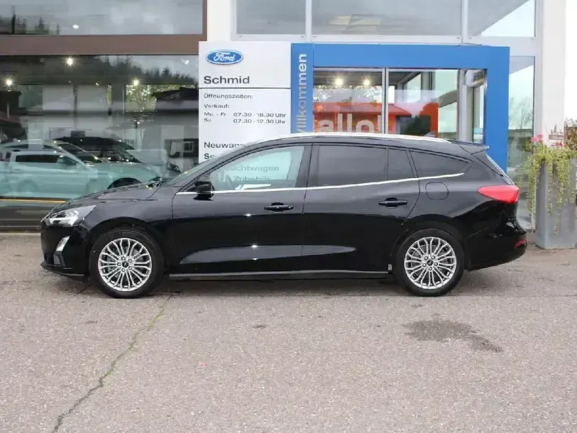 Gebraucht Ford Focus Titanium 150 PS (110 kW) 2019 Obsidianschwarz metallic (metallic) Kombi
