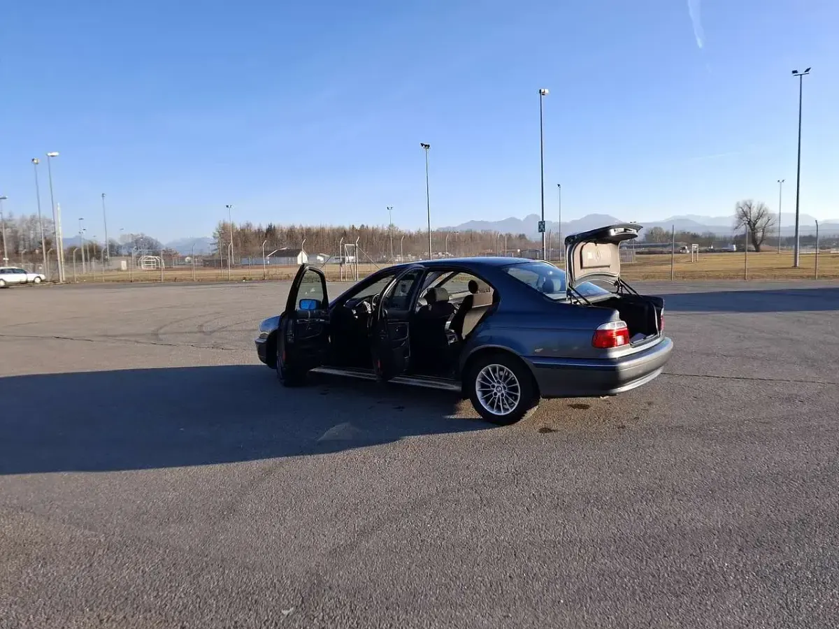 Gebraucht BMW 523 170 PS (125 kW) 1998 Limousine