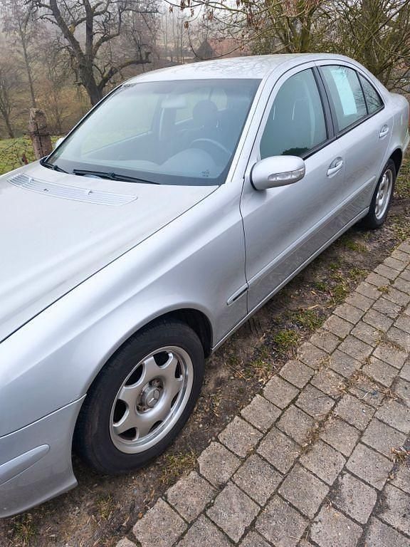 Gebraucht Mercedes 220 150 PS (110 kW) 2002 Silber Limousine
