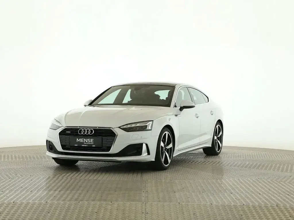 Gebraucht Audi A5 Sportback Advanced 204 PS (150 kW) 2022 Gletscherweiß Kleinwagen
