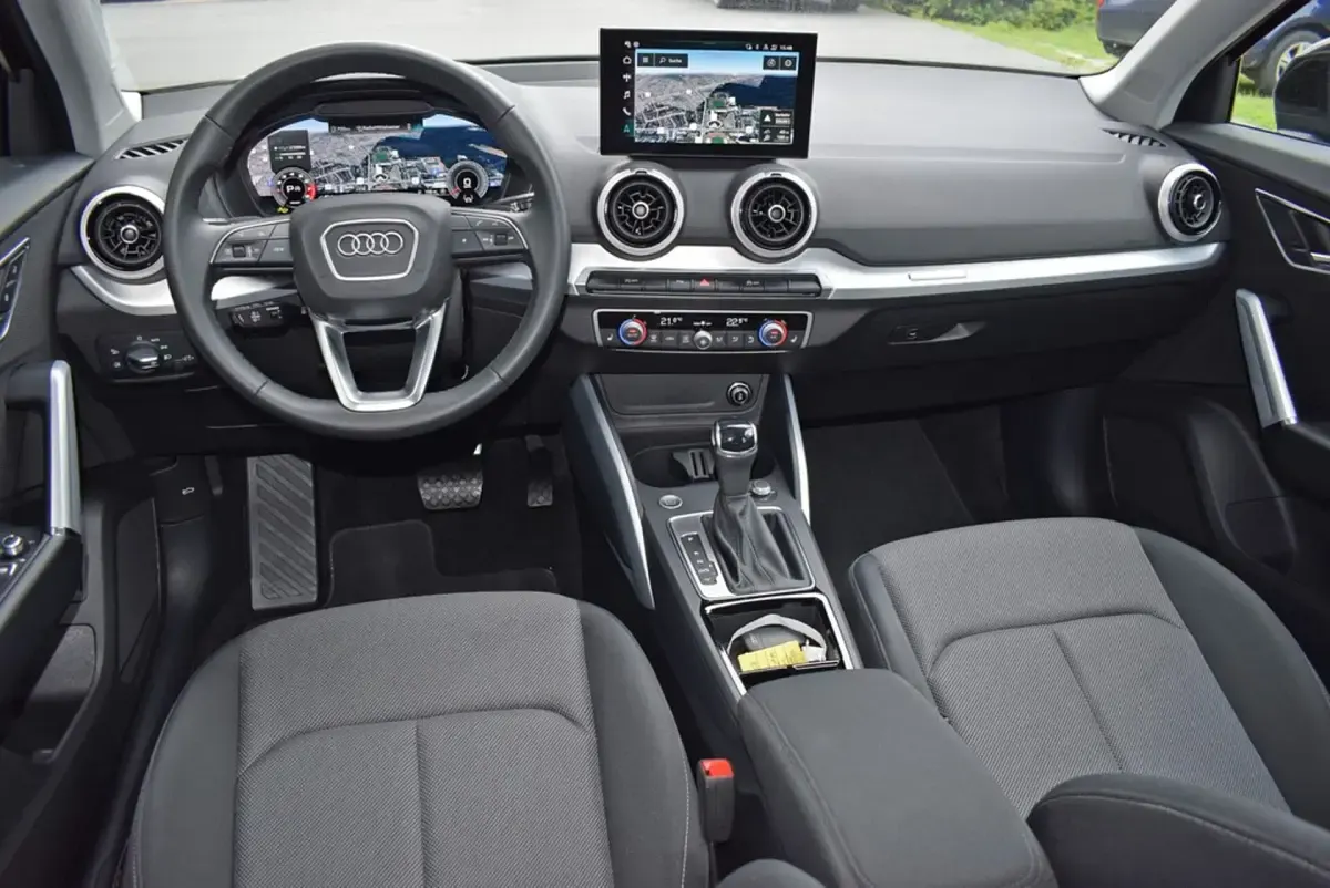 Gebraucht Audi Q2 S-Line 150 PS (110 kW) 2025 Schwarz SUV
