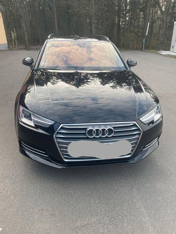 Gebraucht Audi A4 150 PS (110 kW) 2018 Schwarz Kombi