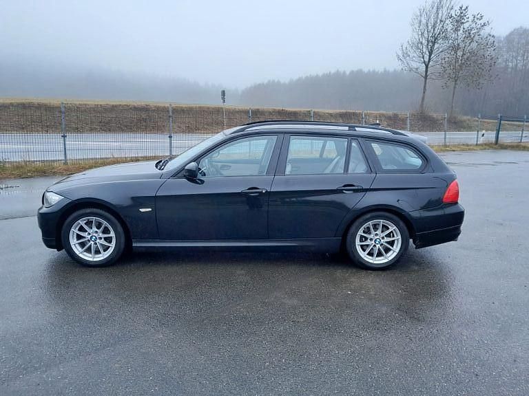 Gebraucht BMW 320 Sport Line 170 PS (125 kW) 2007 Schwarz Kombi
